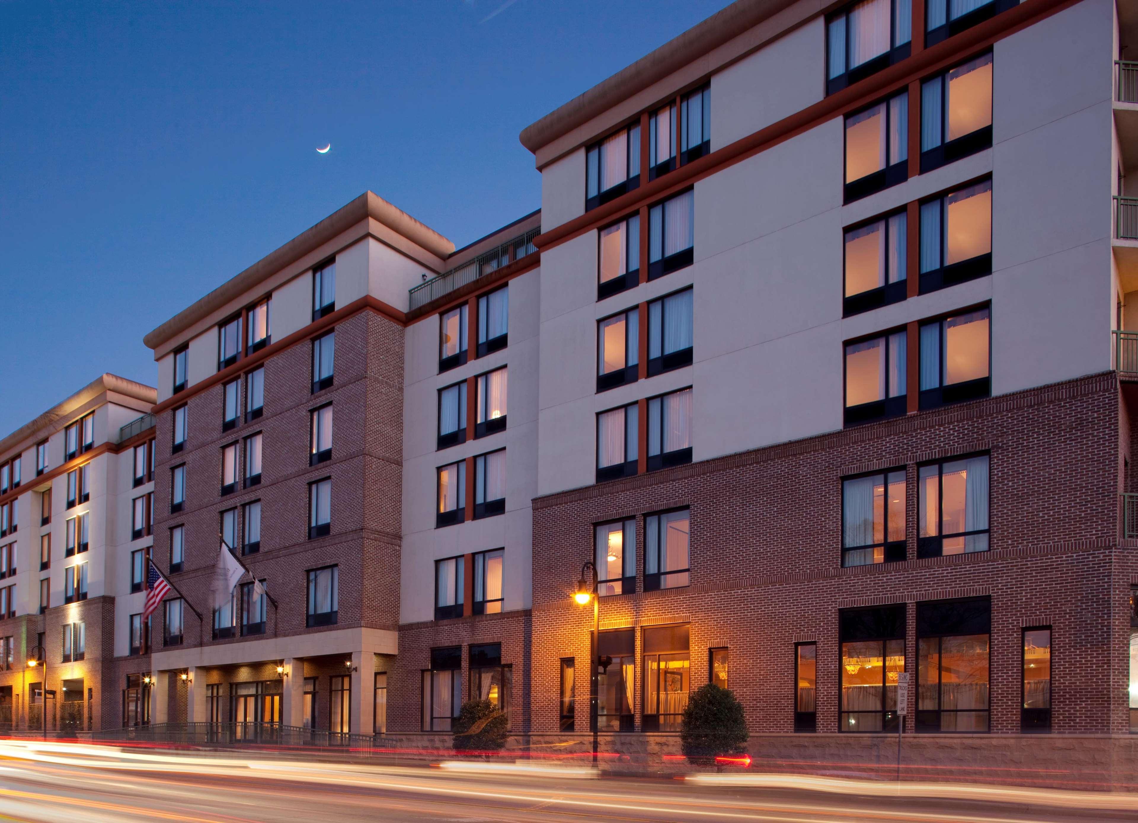 Hotel Doubletree By Hilton Historic Savannah Extérieur photo