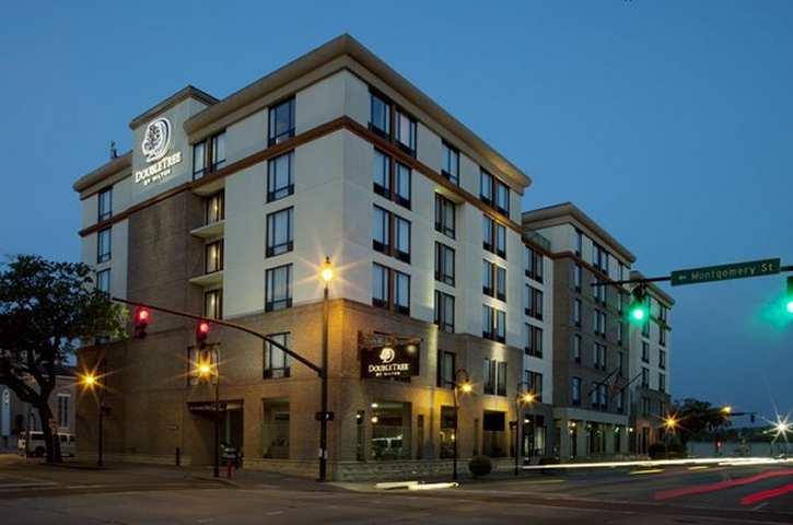 Hotel Doubletree By Hilton Historic Savannah Extérieur photo